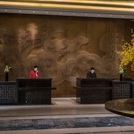Hualuxe Yangjiang City Center Екстер'єр фото