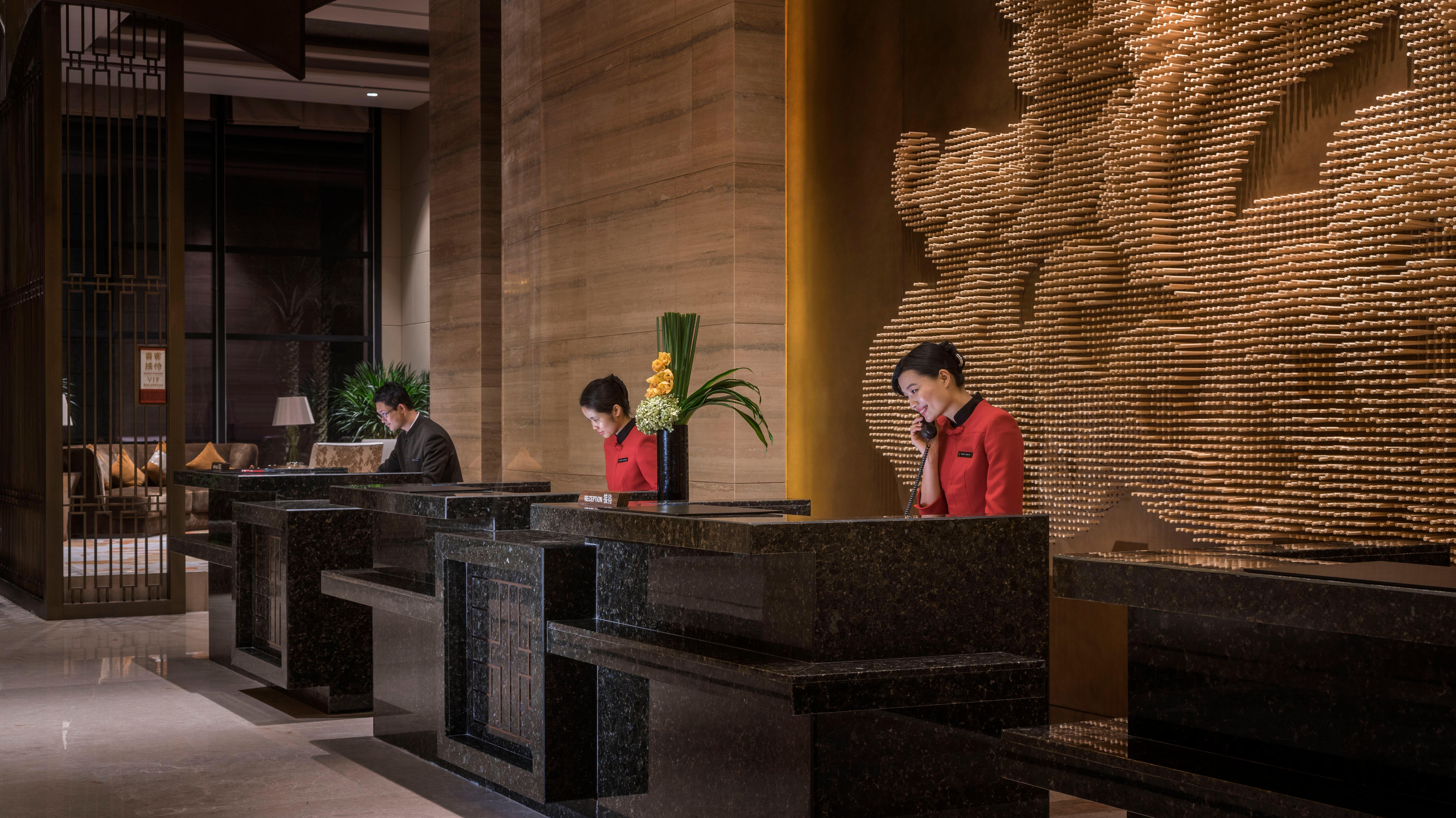 Hualuxe Yangjiang City Center Екстер'єр фото