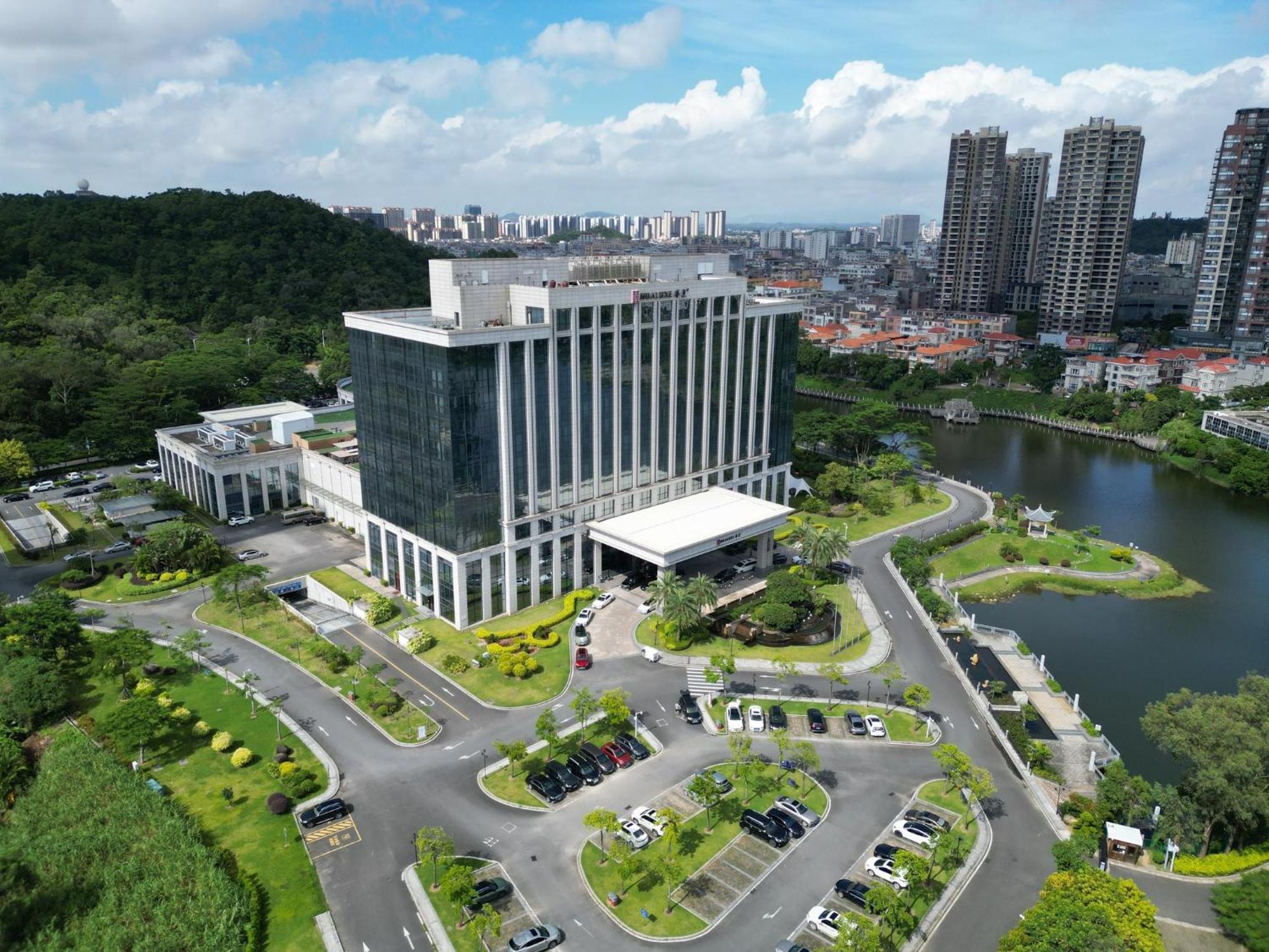 Hualuxe Yangjiang City Center Екстер'єр фото