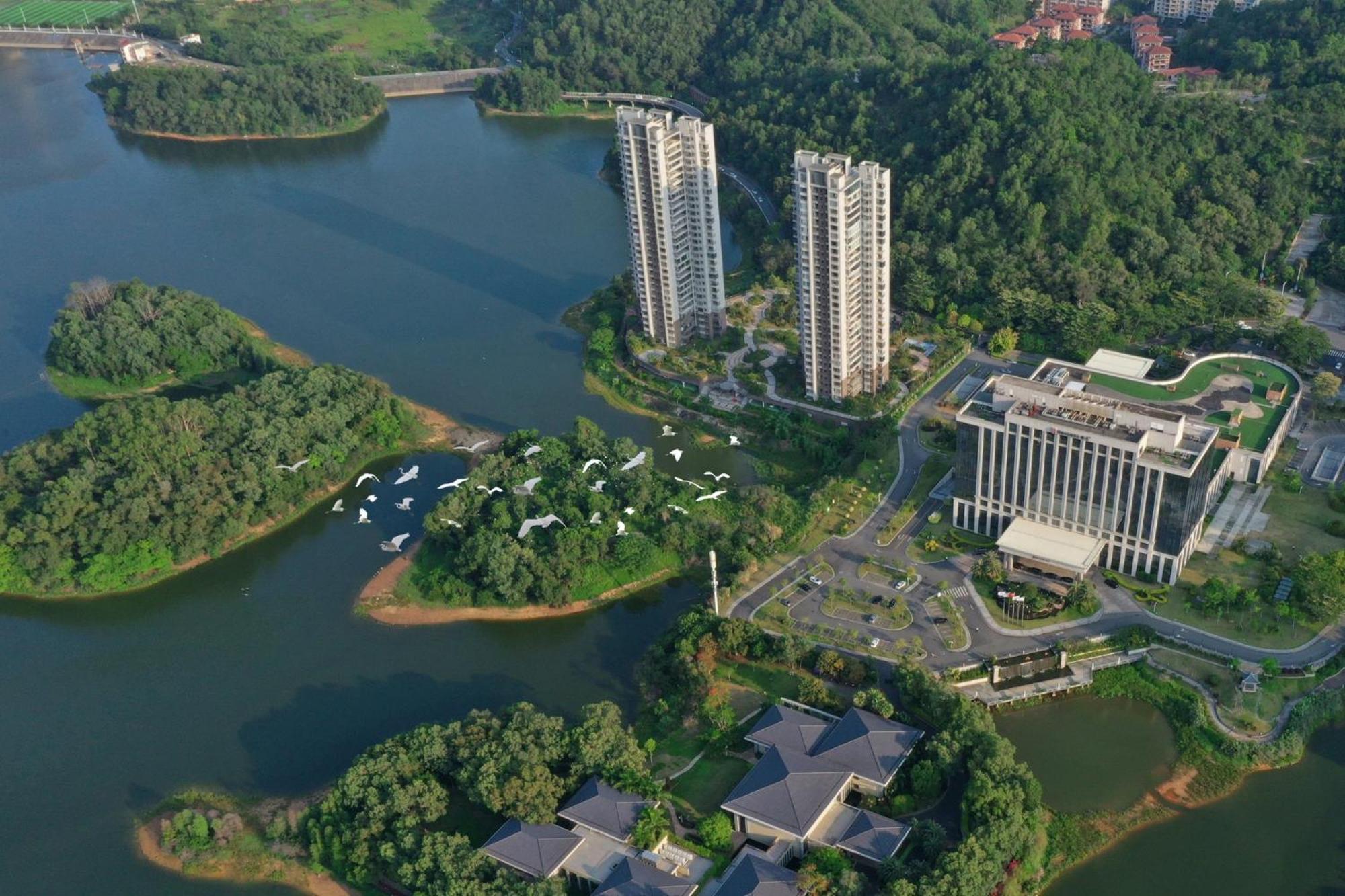 Hualuxe Yangjiang City Center Екстер'єр фото